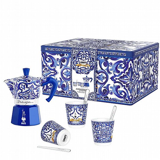 מארז יוקרתי מקינטה Bialetti Moka Express ל-3 כוסות Dloce&Gabbana Blu Mediterraneo מארז יוקרתי מקינטה Bialetti Moka Express ל-3 כוסות Dloce&Gabbana Blu Mediterraneo